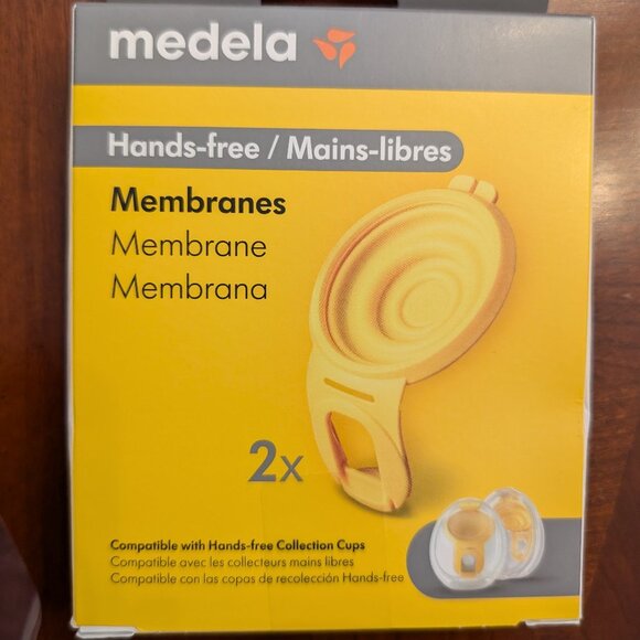 Medela Hands Free Collection Cup Bundle 21mm - Picture 4 of 6